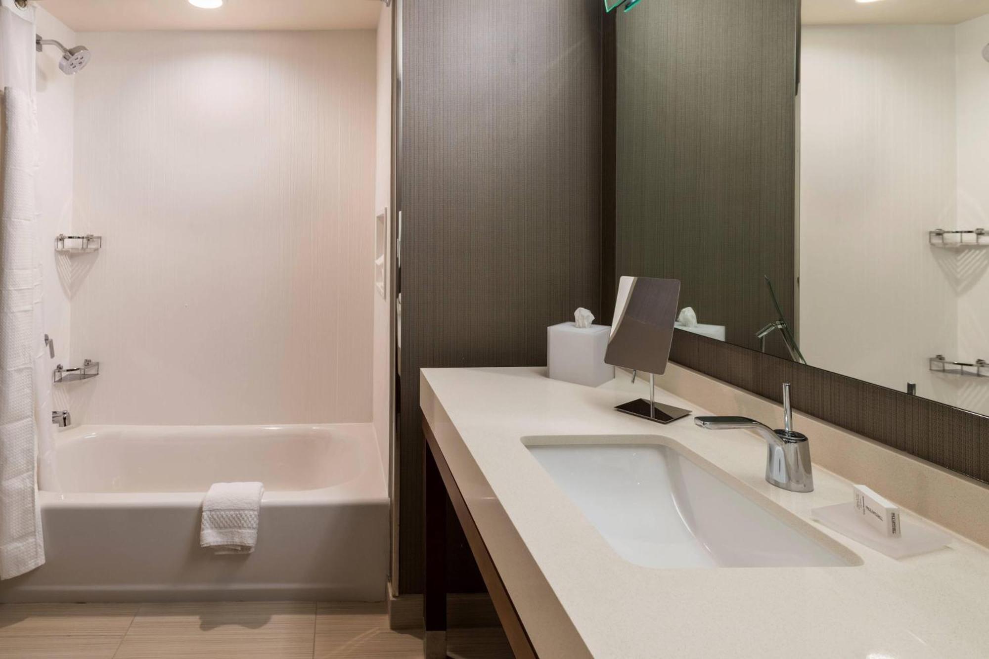 Hotel Courtyard By Marriott Tampa Northwest/Veterans Expressway West Chase Exterior foto