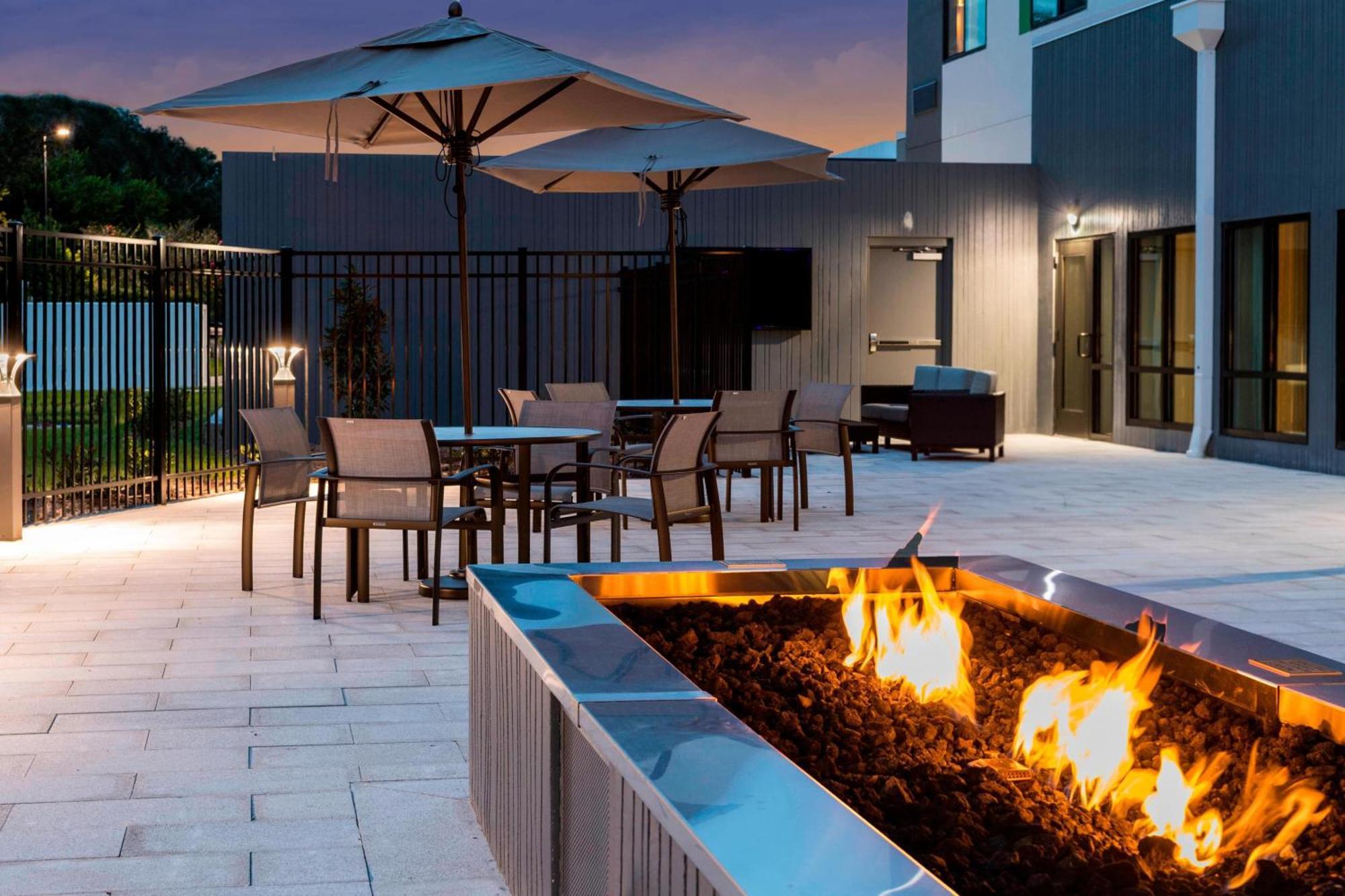 Hotel Courtyard By Marriott Tampa Northwest/Veterans Expressway West Chase Exterior foto