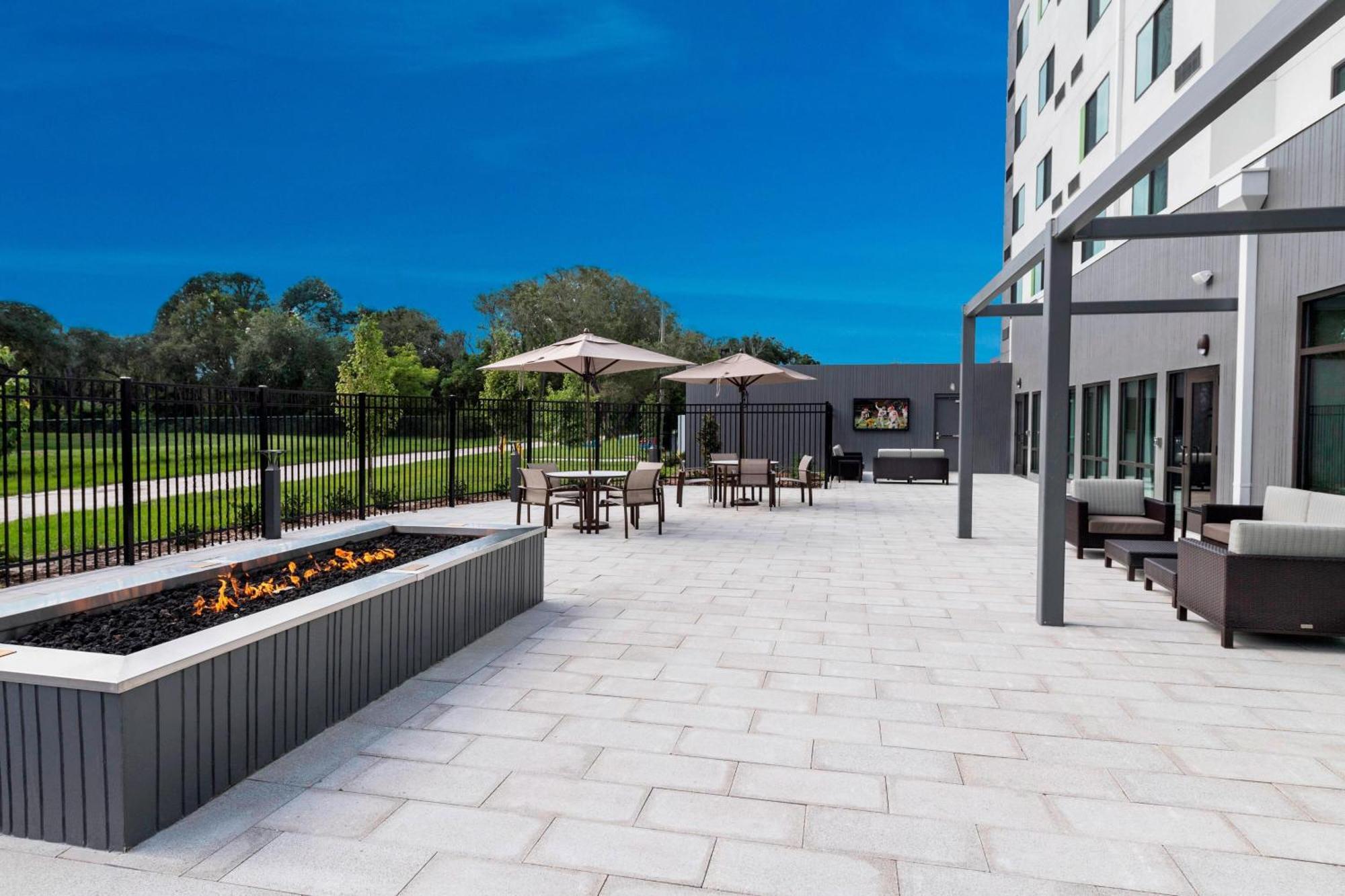 Hotel Courtyard By Marriott Tampa Northwest/Veterans Expressway West Chase Exterior foto