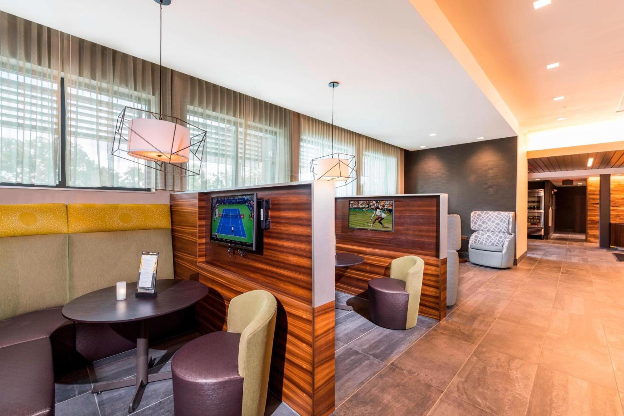 Hotel Courtyard By Marriott Tampa Northwest/Veterans Expressway West Chase Exterior foto