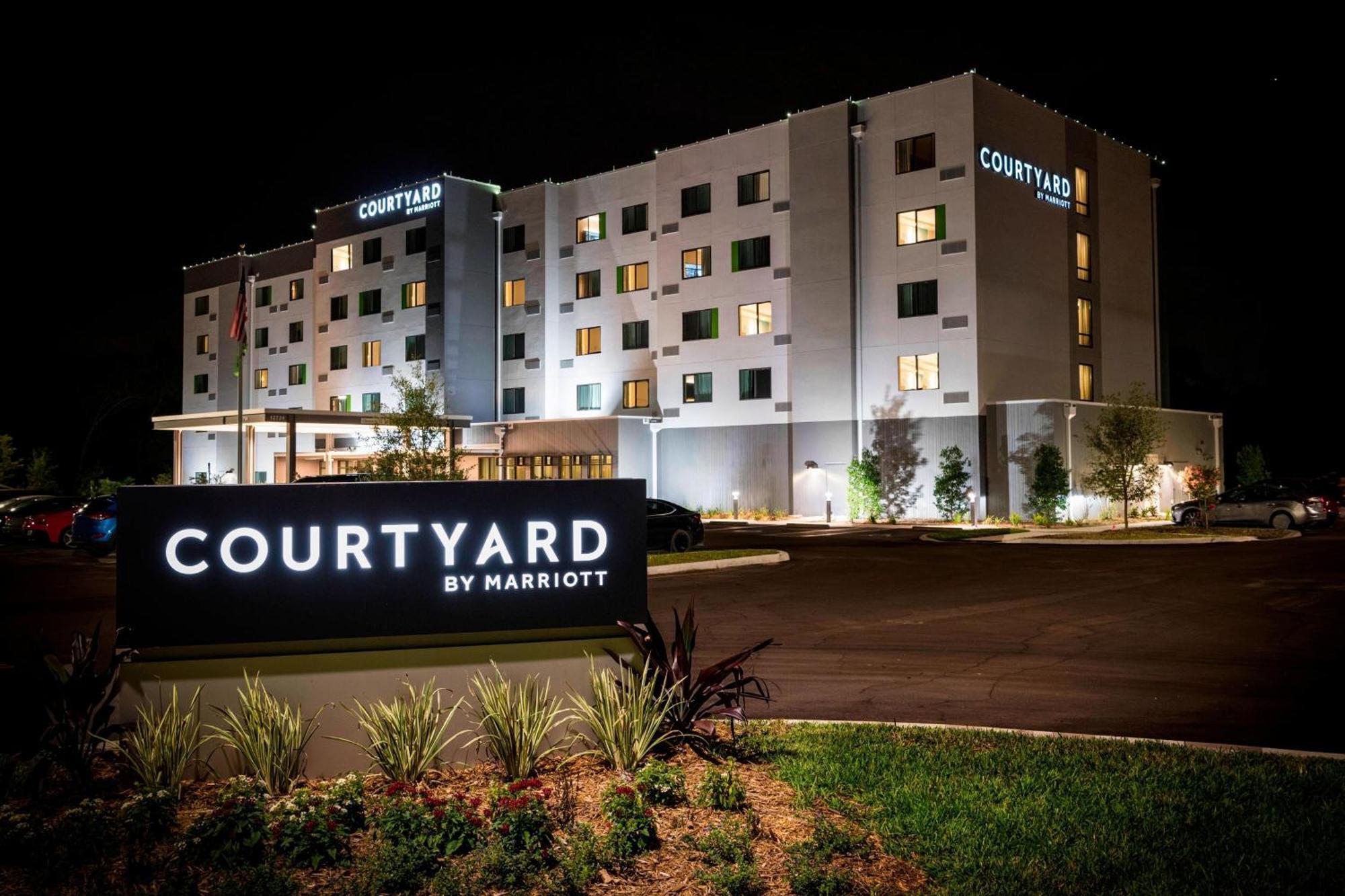 Hotel Courtyard By Marriott Tampa Northwest/Veterans Expressway West Chase Exterior foto
